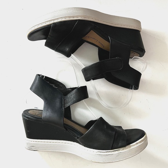 Sofft Verdi 2 Wedge Sandal Black Leather White Sole Hook and Loop Close Womens 8 - Picture 6 of 10